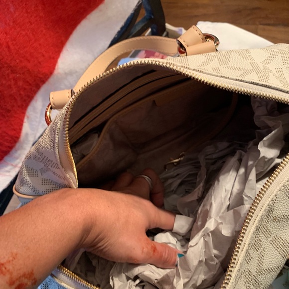 Sold. mk bag brand new with tags - Picture 3 of 3